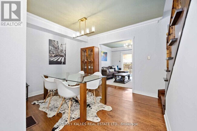 Building Photo - 576 Ontario St