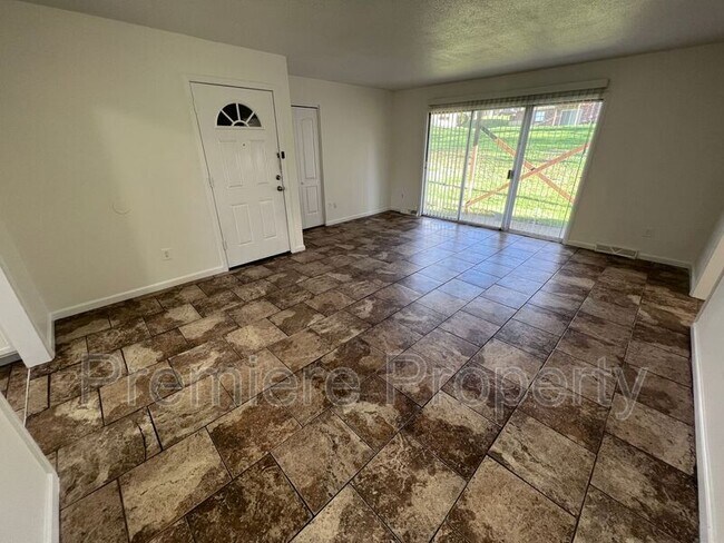 Building Photo - 8612 Countryshire Ln