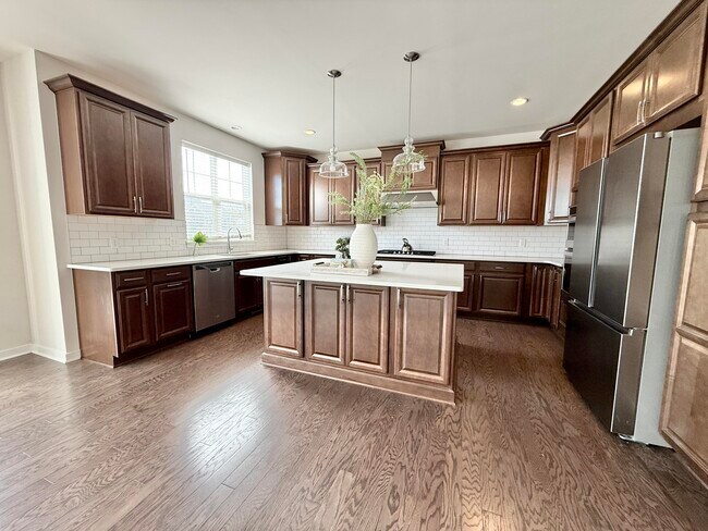 Building Photo - 6394 S Trailwoods Dr