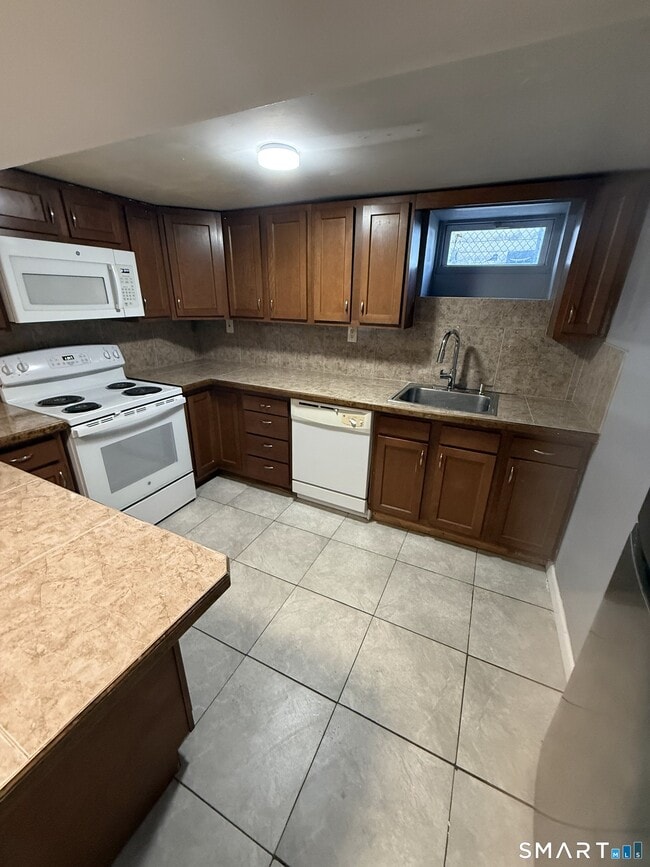 Building Photo - 42 Cottage St