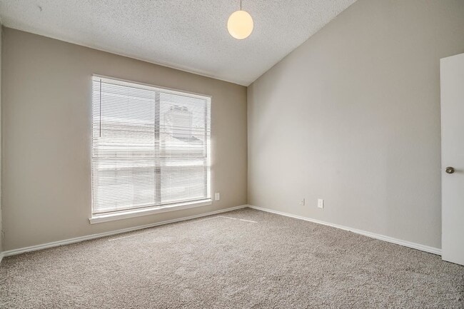 Foto del edificio - 1000 River Bend Dr