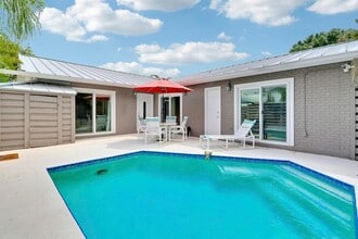 Building Photo - 1801 S US Hwy 1