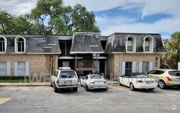 Building Photo - 851 Bert Rd