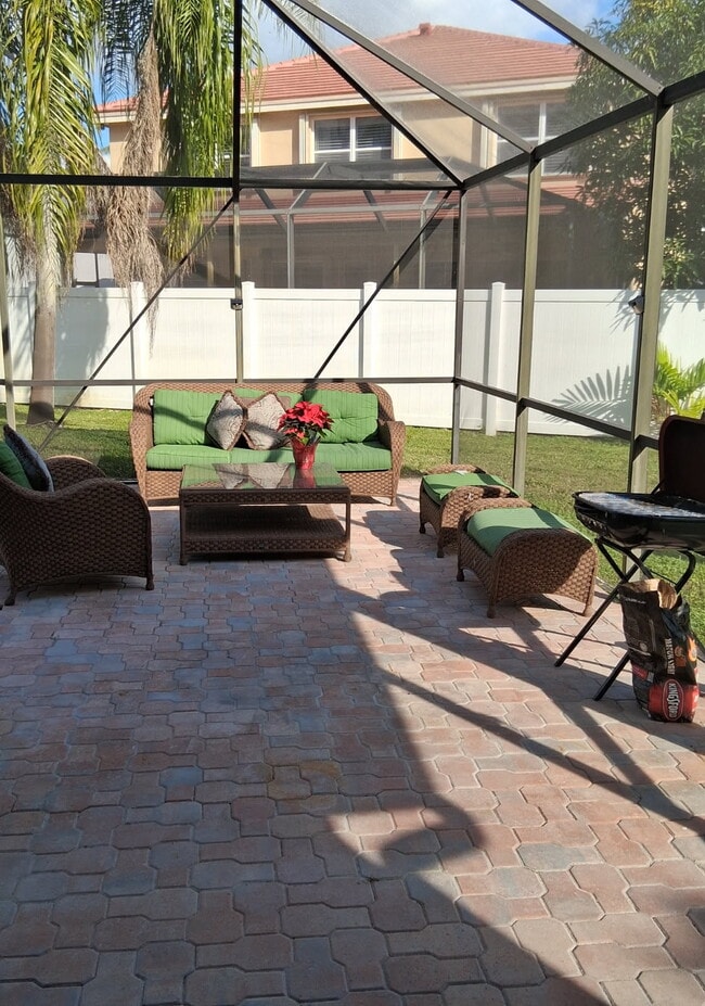 Foto del edificio - 2353 SW 181st Terrace