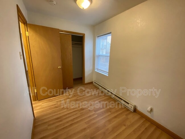 Building Photo - 1557 W Jefferson St