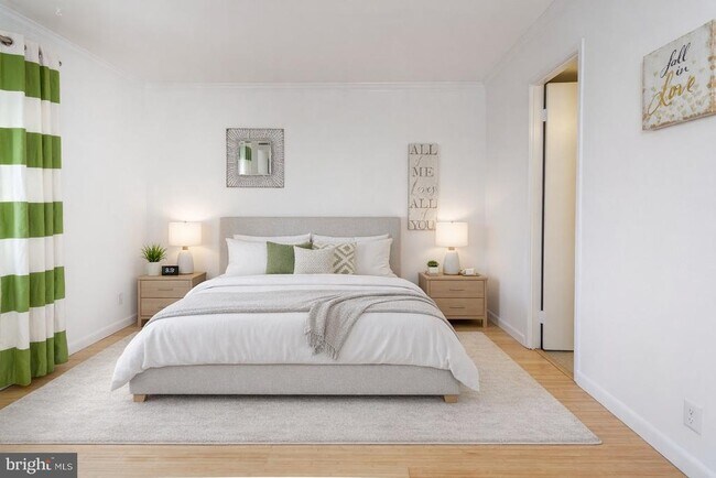 Building Photo - 5902 Mt Eagle Dr