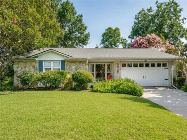Building Photo - 3032 Hollandale Ln