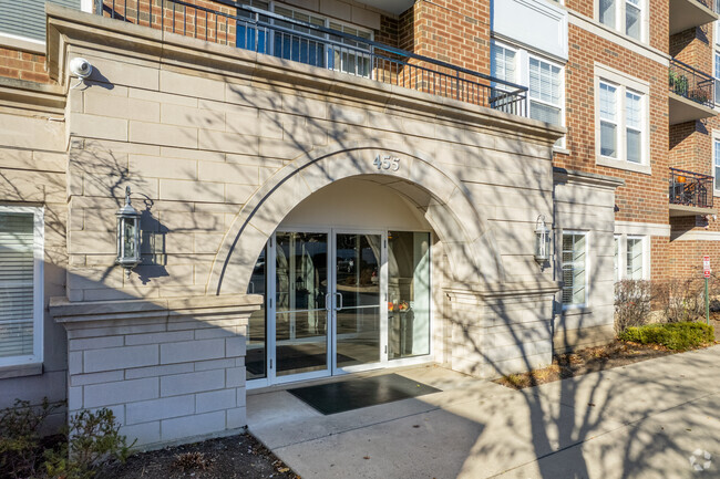 Building Photo - Preserve/Palatine Condos