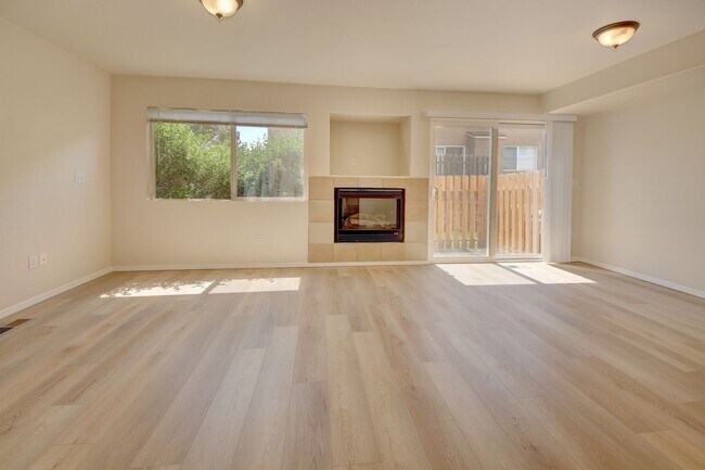 Building Photo - Low-Maintenance Living in Colorado Springs