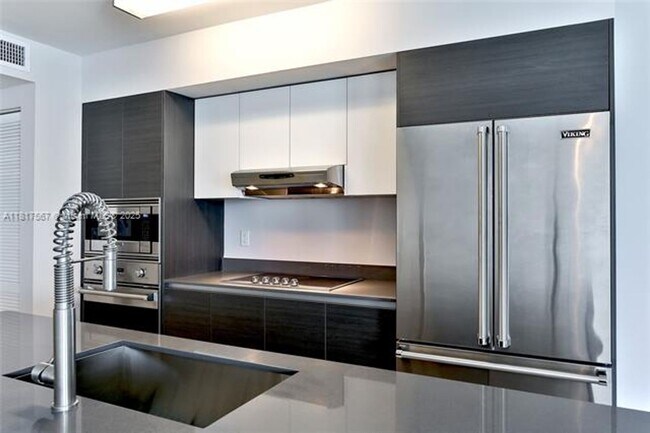 Foto del edificio - 9821 E Bay Harbor Dr