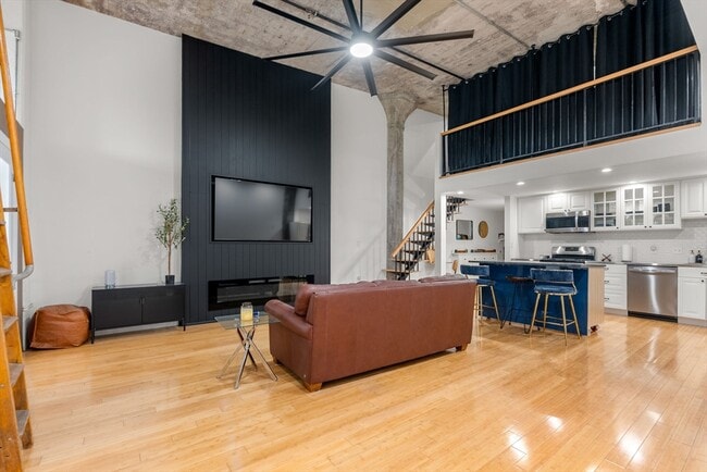 Building Photo - 156 Porter St