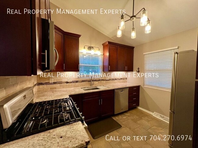 Building Photo - 21212 Rio Oro Dr