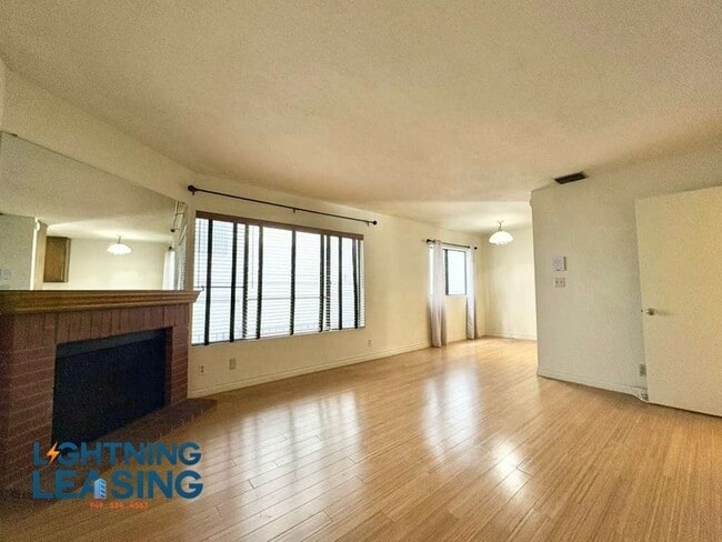 Building Photo - 4455 Vista Del Monte Ave