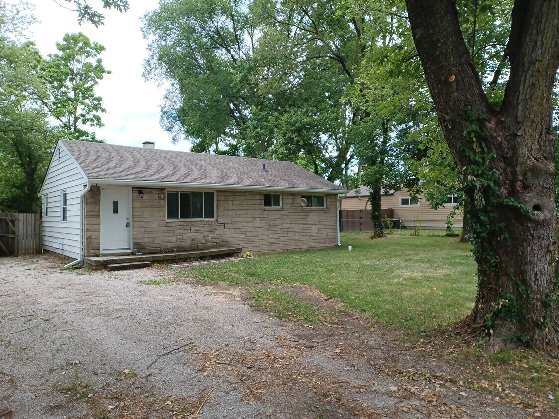 Primary Photo - 3402 N Edmondson Ave