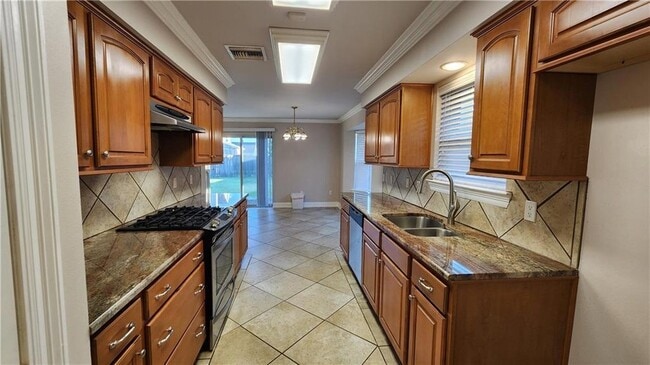 Building Photo - 2213 Stall Dr