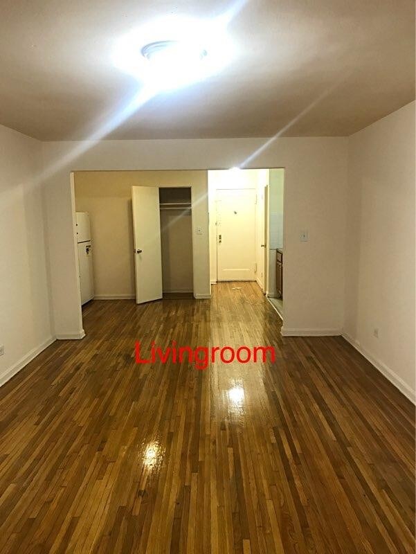 Foto del edificio - 72-10 37th Avenue