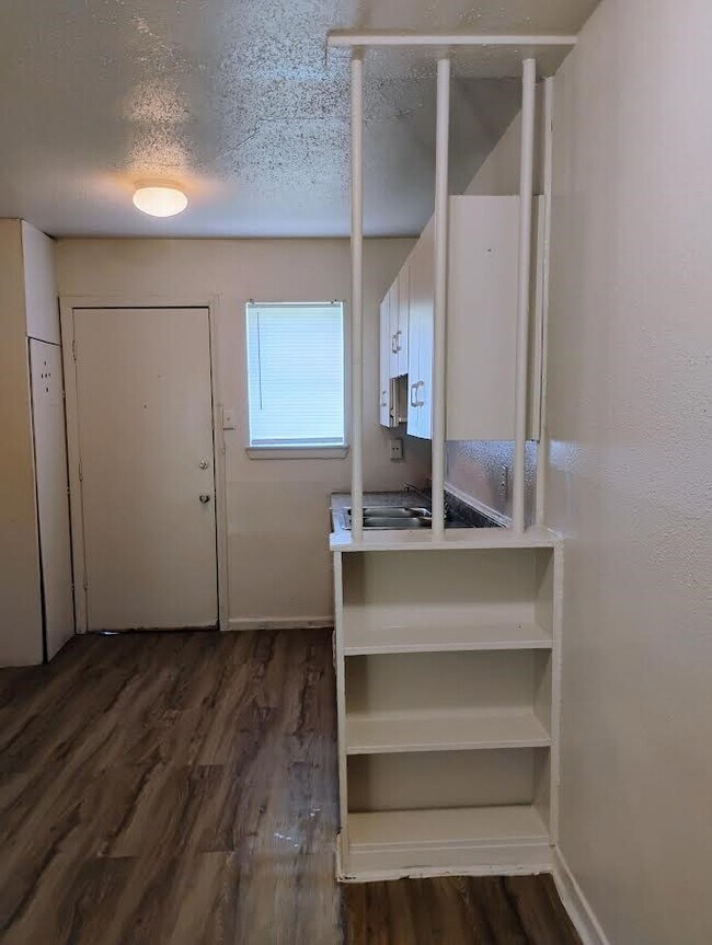 Foto del edificio - 4223 Rockingham St