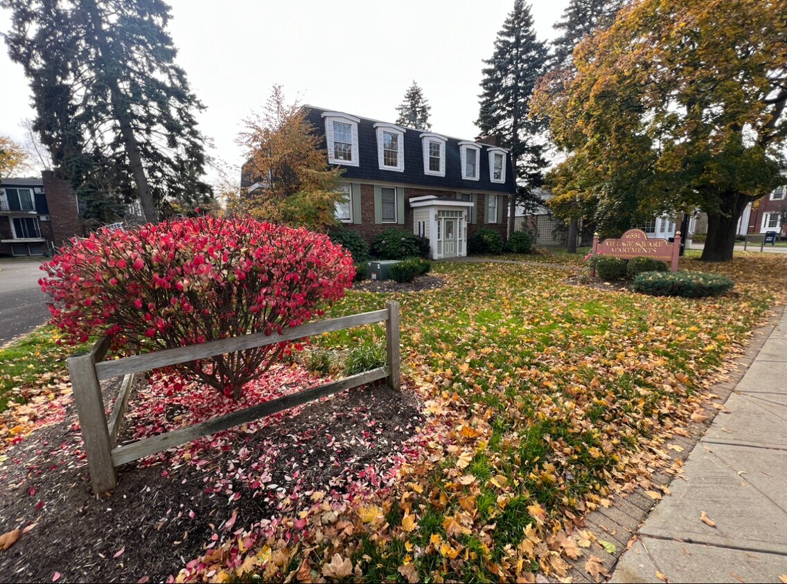Village Square 6551 E Quaker St Orchard Park, NY Apartments for