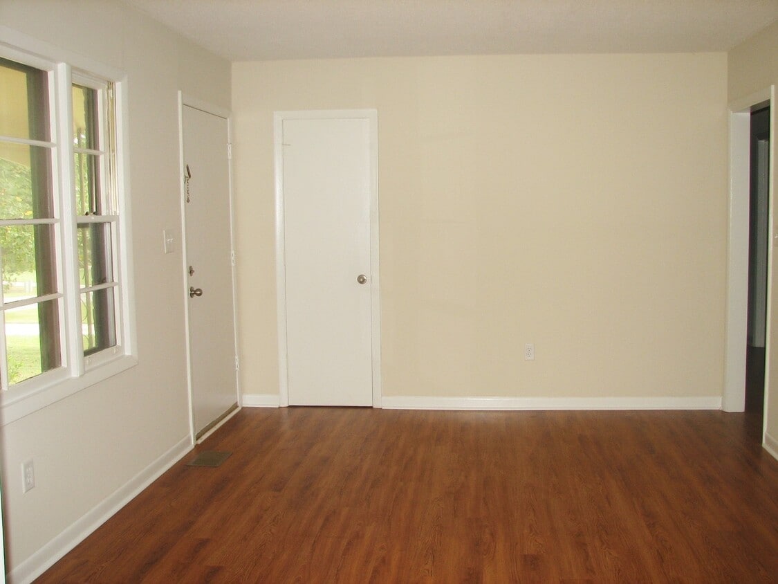 Building Photo - For Rent: Old Lake Drive in Athens - See D...