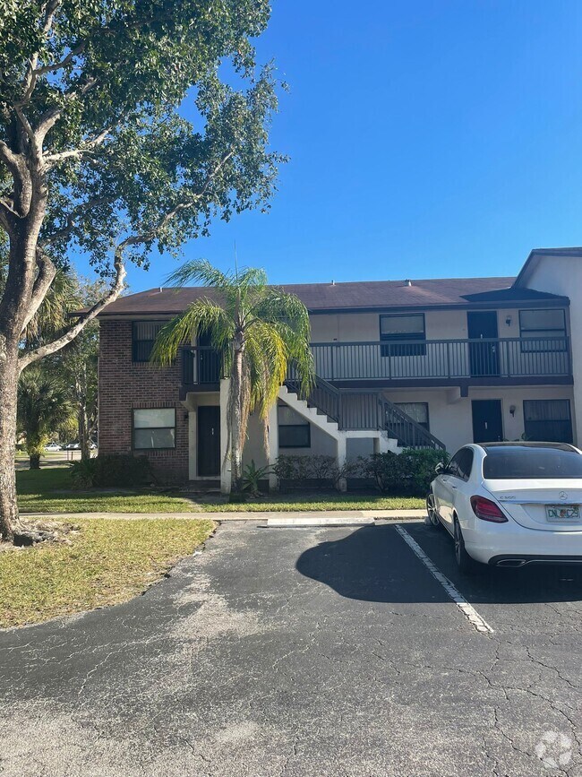 Shaker Village Apartments under 2,000 Tamarac, FL 2 Rentals
