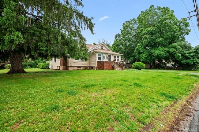 Building Photo - 5 Lincoln St