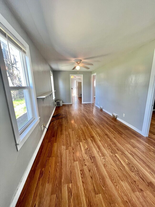 Foto del edificio - New Listing! 3 bedroom House!