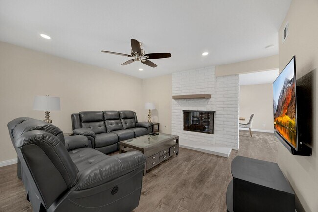 Foto del edificio - Adorable 4 Bed / 2 Bath Single Family Home