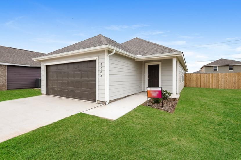 Foto principal - 2000 Redwood Ln