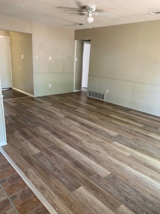 Building Photo - 3 Bedroom 2 Bathroom Home in Arlington