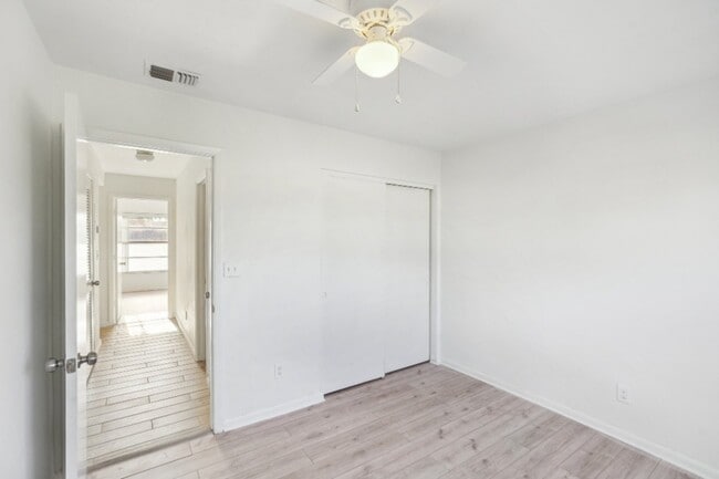 Building Photo - 4 Parkwood Villas Ct