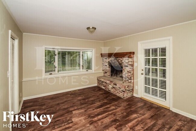 Foto del edificio - 1416 Brewster Cir