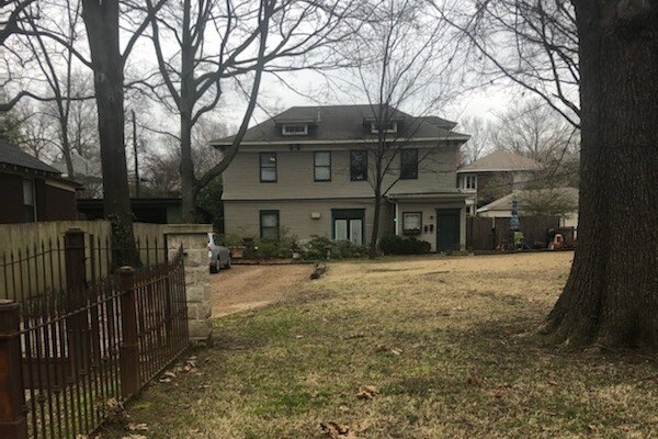 Primary Photo - 1694 Overton Park Ave