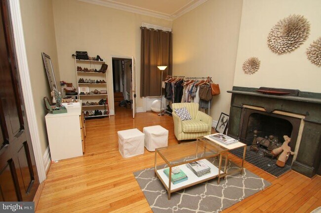 Building Photo - 2218 Delancey Pl