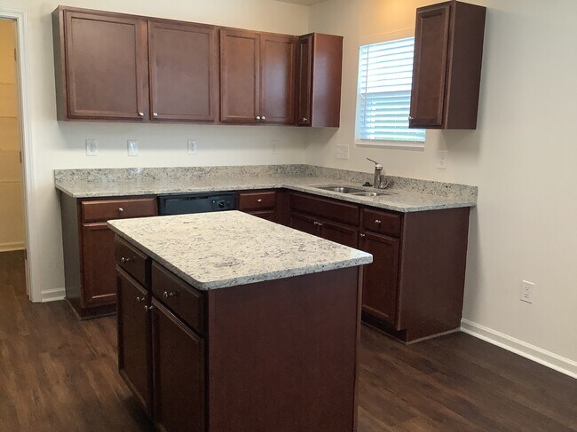 Foto del edificio - 36 Jones Creek Cir