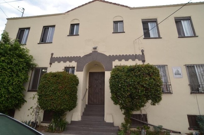 Budlong Apartments...Newly Renovated One B... - Budlong Apartments...Newly Renovated One B...