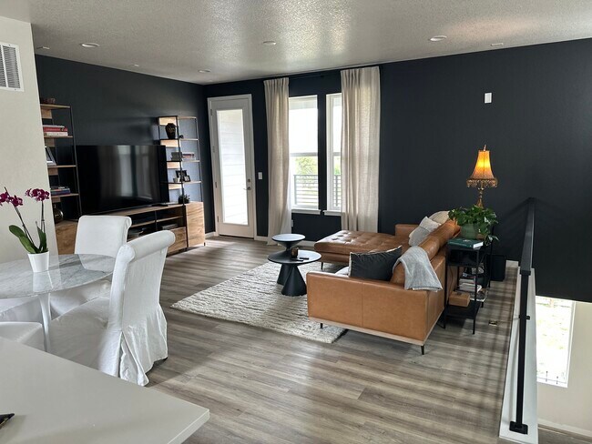 Foto del edificio - 12365 Farmview Ln
