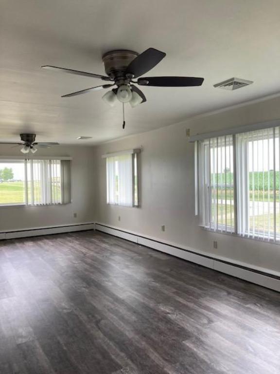 Building Photo - 3 bedroom in GENESEO IL 61254