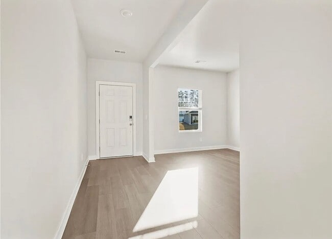 Building Photo - Beautiful 4/3 Available Now!