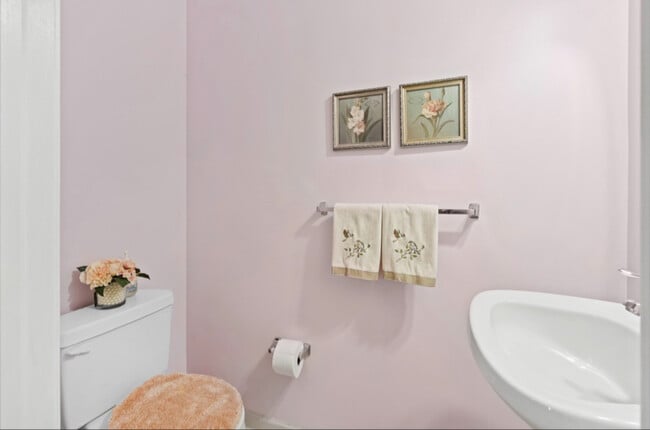 Foto del edificio - 115 Watch Hill Rd