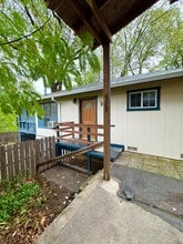 Building Photo - 19811 Oak Knoll Dr