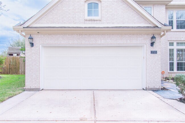 Foto del edificio - 3703 Windmill Links Dr