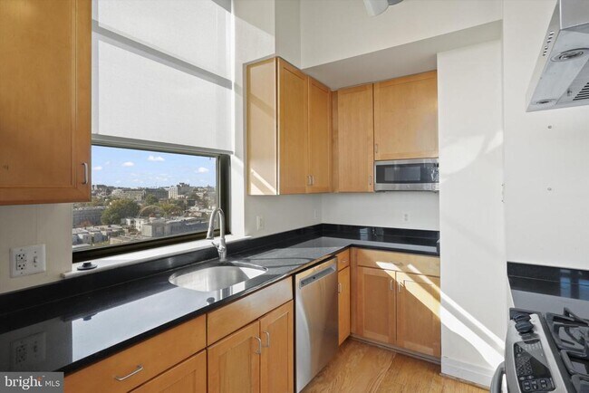 Foto del edificio - 2020 12th St NW