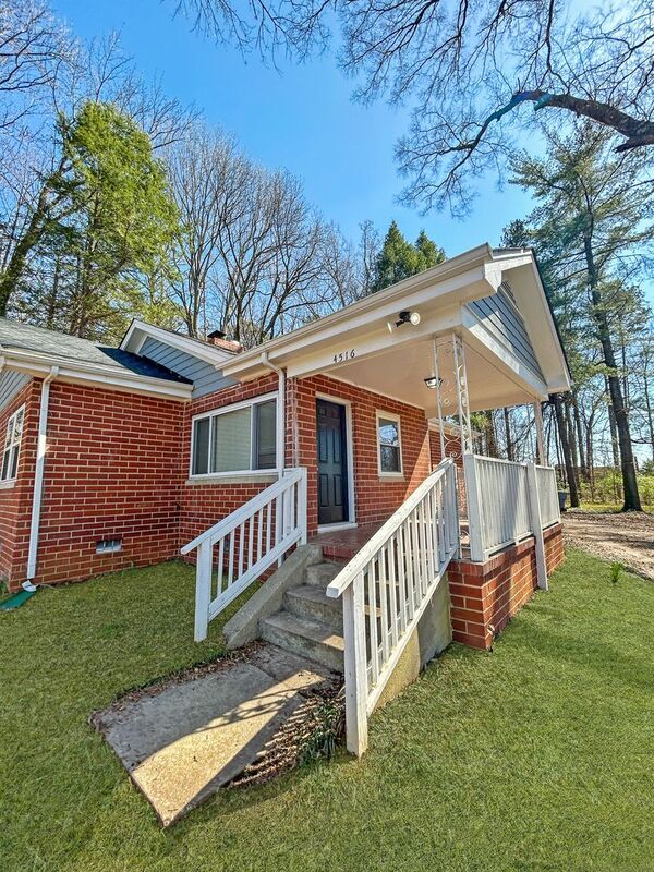 Building Photo - 4516 Hershey St