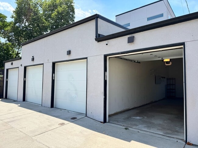 Building Photo - 452 Inca St