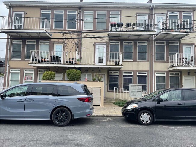 Foto del edificio - 222 Beach 100th St