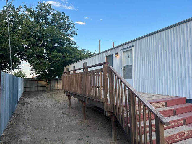 Building Photo - ALL BILLS PAID 3Bed/2 Bath, Bills include:...
