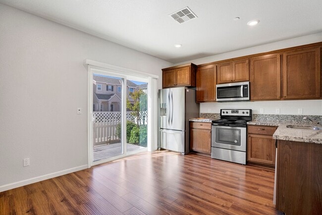 Building Photo - 8154 Laurel Willow Ln