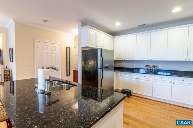 Foto del edificio - 1051 Glenwood Station Ln