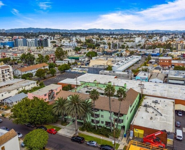 Building Photo - 3750-3752 Glendon Ave