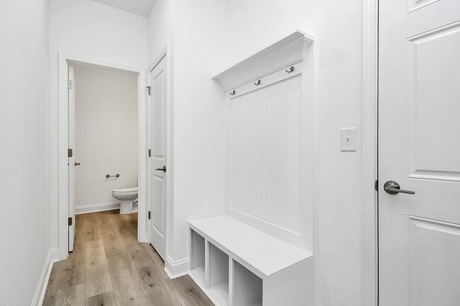 Building Photo - 707 Hoke Ln